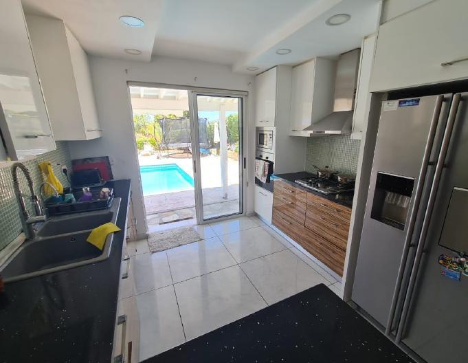 6-bedroom villa in Paphos № 153166: https://dom.com.cy/en/catalog/sale/153166/ (dom.com.cy)