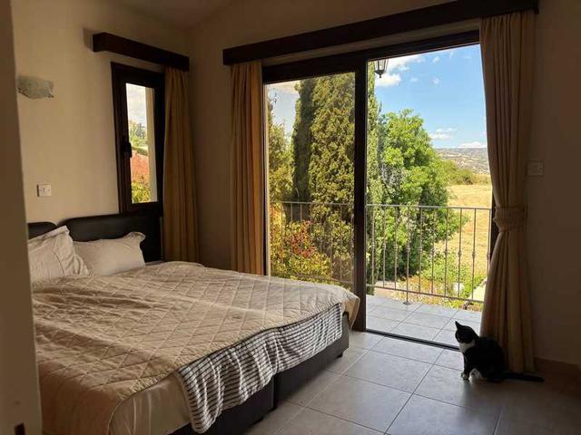  3-bedroom villa to rent: https://www.bazaraki.com/adv/5792553_3-bedroom-villa-to-rent (www.bazaraki.com)