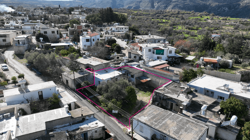 Residential land 100 m²: https://www.bazaraki.com/adv/5788690_residential-land-100-m2 (www.bazaraki.com)