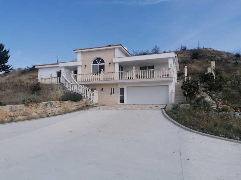 4-bedroom villa for sale: https://www.bazaraki.com/adv/5787937_4-bedroom-villa-for-sale (www.bazaraki.com)