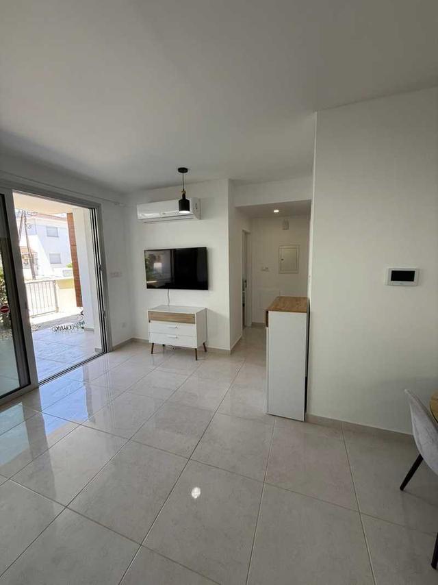 2-bedroom apartment to rent: https://www.bazaraki.com/adv/5794563_2-bedroom-apartment-to-rent (www.bazaraki.com)