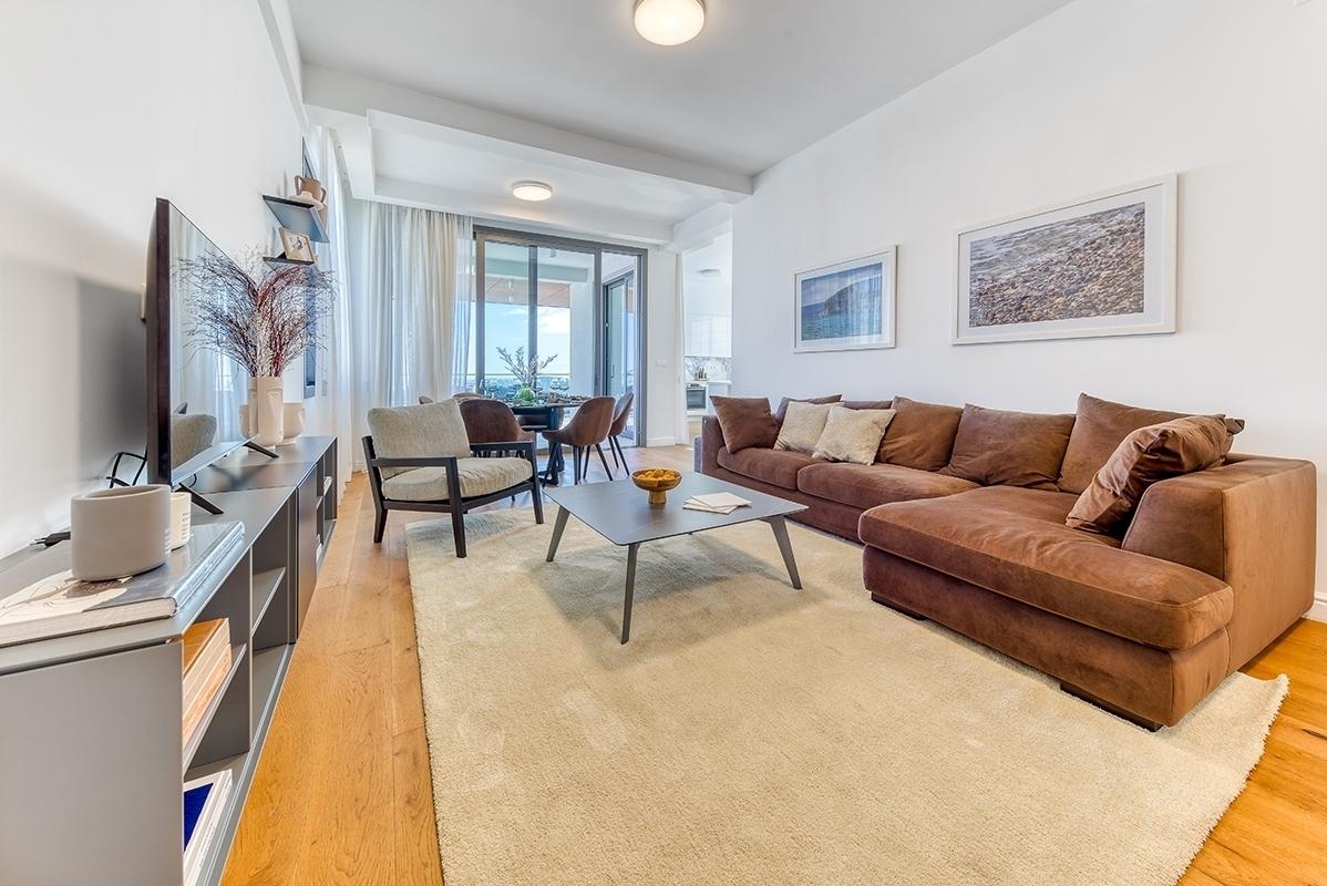 4-bedroom penthouse in Limassol №150196: https://dom.com.cy/en/catalog/rent/150196/ (dom.com.cy)