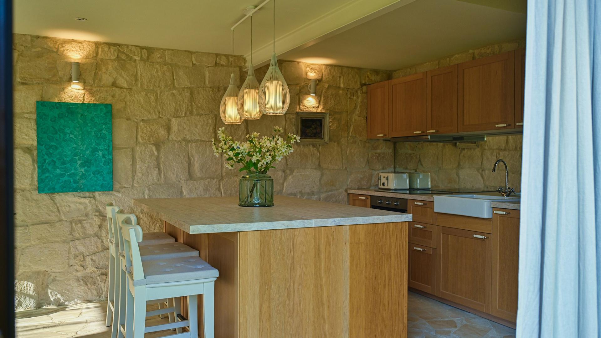 6-bedroom villa in Larnaca № 153177: https://dom.com.cy/en/catalog/sale/153177/ (dom.com.cy)