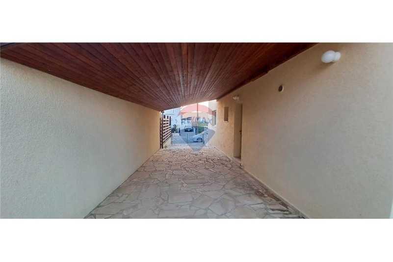 3-bedroom villa for sale: https://www.bazaraki.com/adv/5797862_3-bedroom-villa-for-sale (www.bazaraki.com)