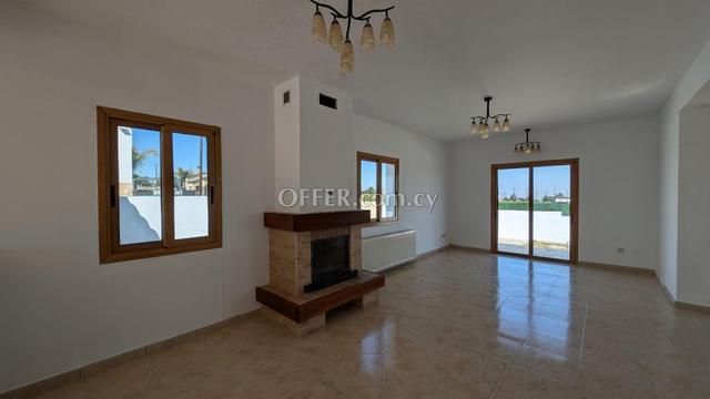 Two storey house in Kampia Nicosia: https://www.offer.com.cy/en/two-storey-house-in-kampia-nicosia/21-816315/ (www.offer.com.cy)