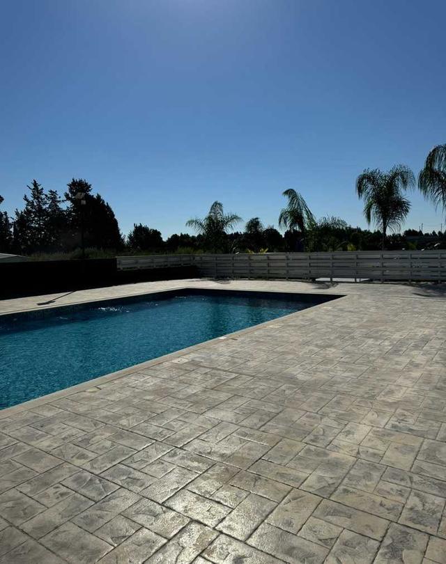 2-bedroom apartment to rent: https://www.bazaraki.com/adv/5798499_2-bedroom-apartment-to-rent (www.bazaraki.com)