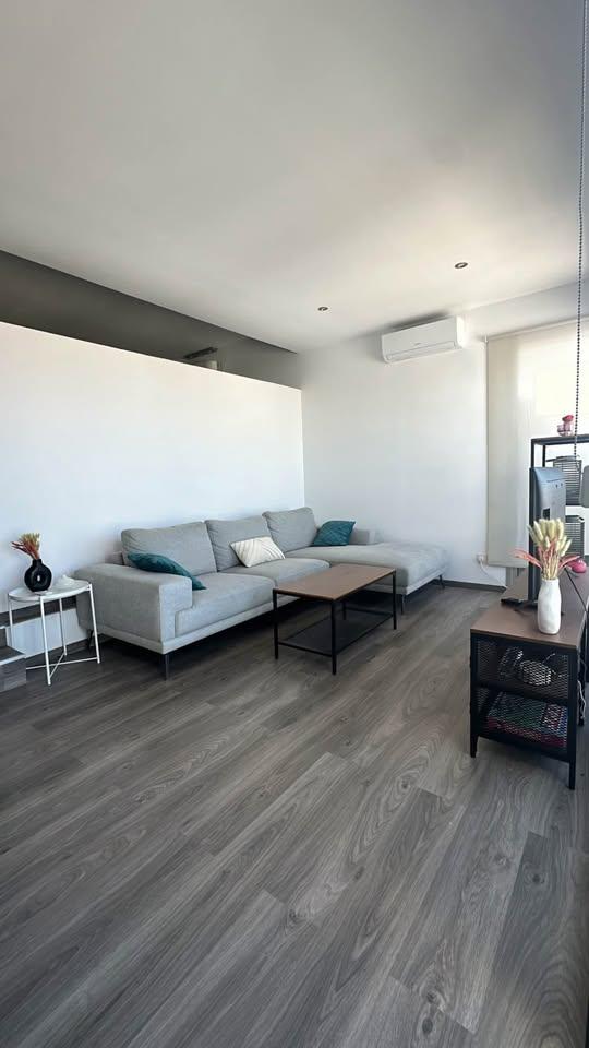 2 Bedroom apartment for rent (NO AGENTS): https://www.facebook.com/marketplace/item/24477565448509948 (www.facebook.com)