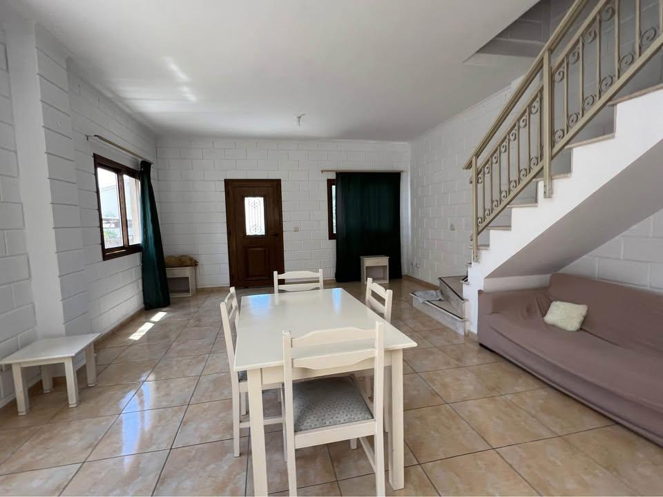 📍Town Centre 3 bedroom house,  Universal: https://www.facebook.com/marketplace/item/576311268331597 (www.facebook.com)