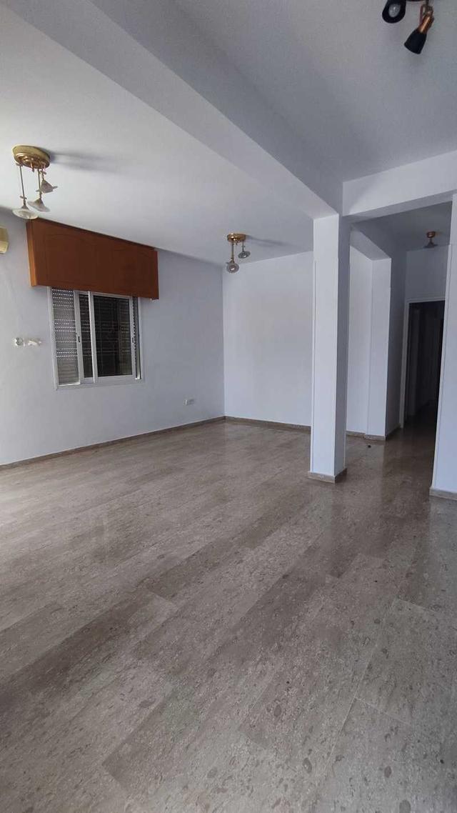 3-bedroom semi-detached to rent: https://www.bazaraki.com/adv/5796936_3-bedroom-semi-detached-to-rent (www.bazaraki.com)