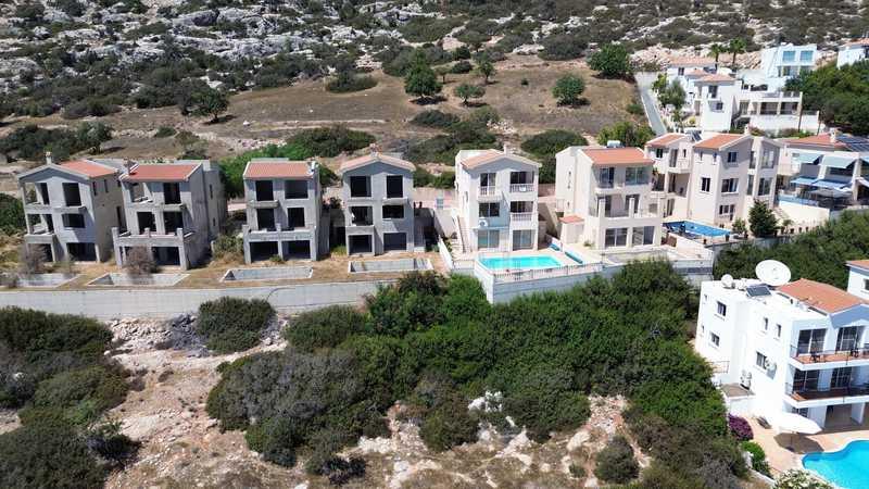 6-bedroom villa for sale: https://www.bazaraki.com/adv/5763545_6-bedroom-villa-for-sale (www.bazaraki.com)