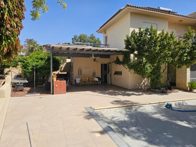 4 Bedroom Detached House For Sale: https://www.zyprus.com/property/24554/4-bedrooms-house-detached-house-in-agios-athanasios-limassol (www.zyprus.com)