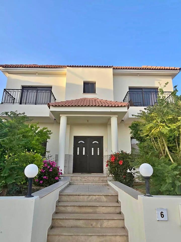 Amazing house for rent: https://www.facebook.com/marketplace/item/1890215501792125 (www.facebook.com)