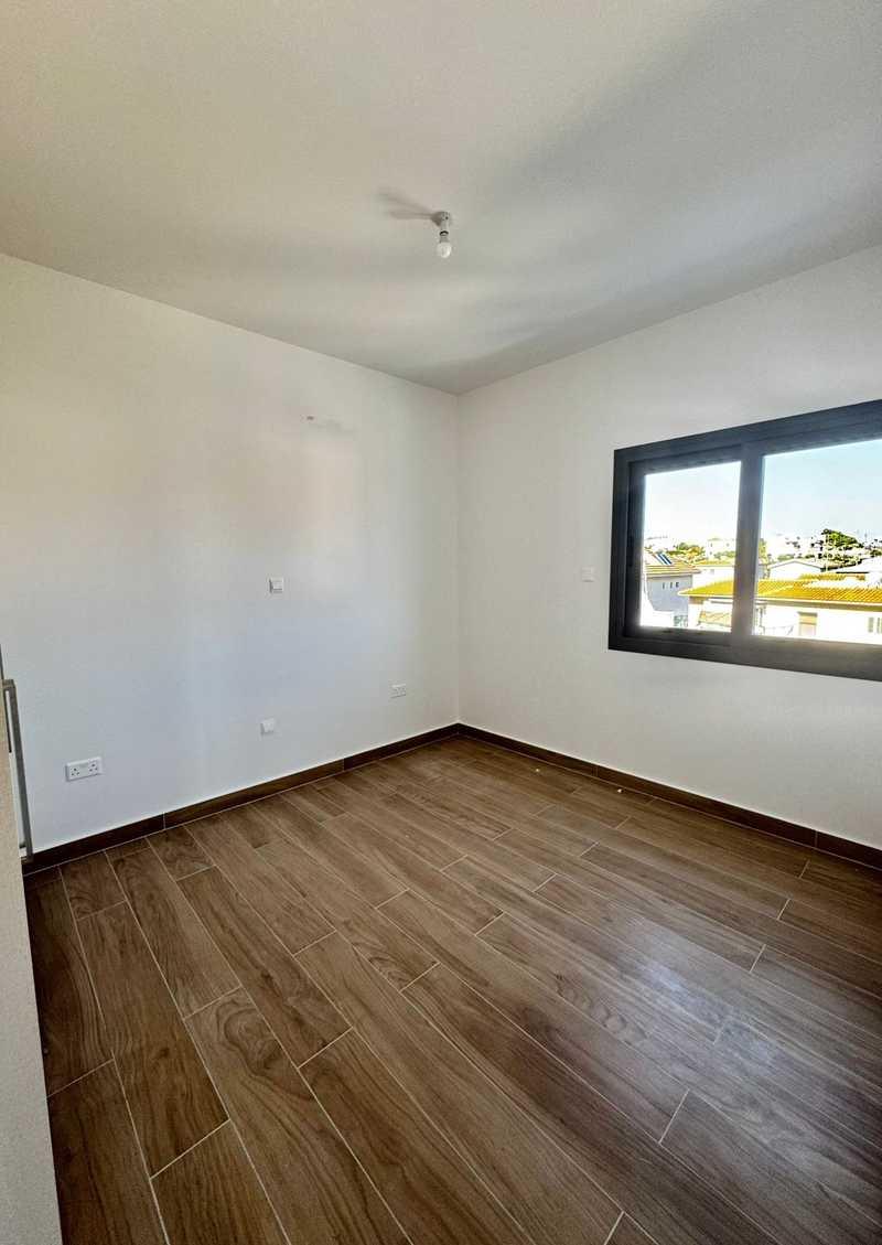 2-bedroom apartment to rent: https://www.bazaraki.com/adv/5786260_2-bedroom-apartment-to-rent (www.bazaraki.com)