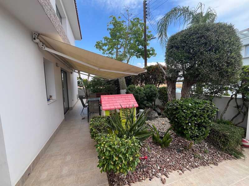 3-bedroom detached house for sale: https://www.bazaraki.com/adv/5786946_3-bedroom-detached-house-for-sale (www.bazaraki.com)