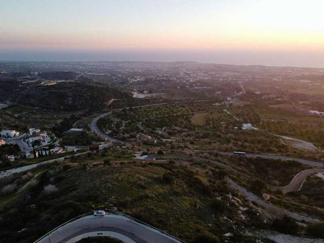 Residential land 4348 m²: https://www.bazaraki.com/adv/5791092_residential-land-4348-m2 (www.bazaraki.com)