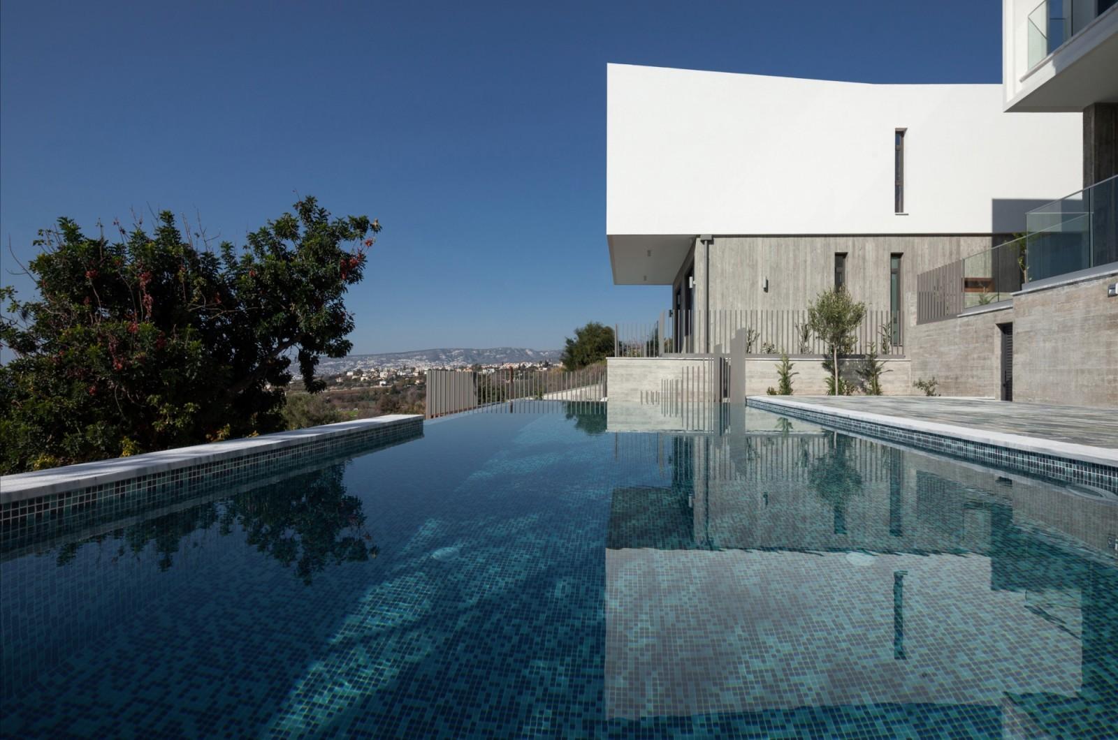 New 4-bedroom villa in Paphos №153735: https://dom.com.cy/en/catalog/rent/153735/ (dom.com.cy)