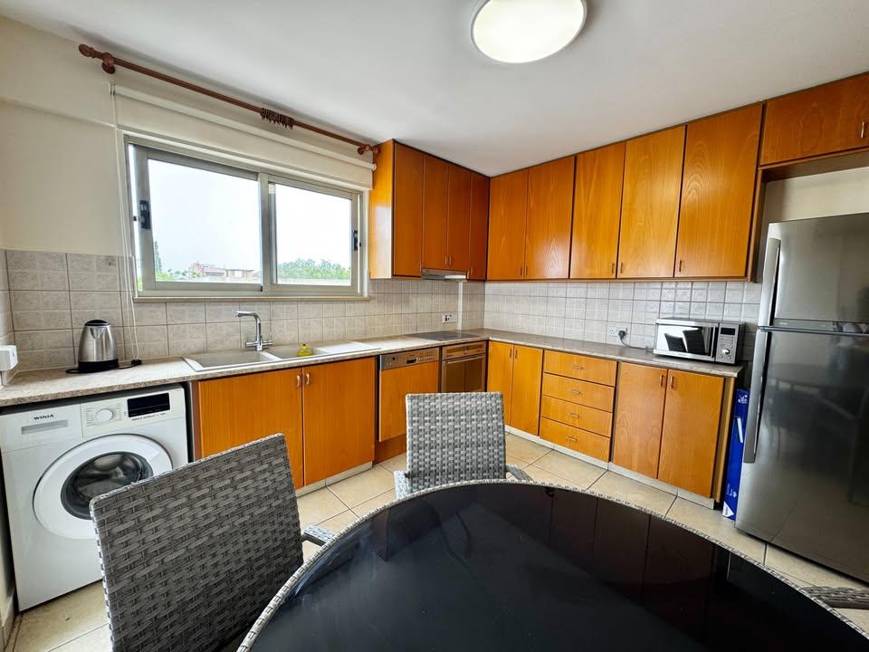 3 beds 2 baths Flat/apartment: https://www.facebook.com/marketplace/item/655215410652429 (www.facebook.com)