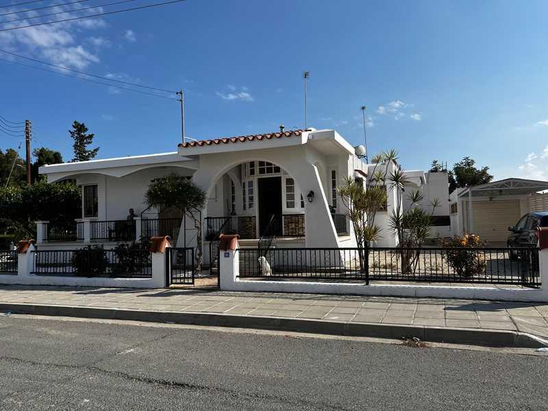 3-bedroom detached house to rent: https://www.bazaraki.com/adv/5786469_3-bedroom-detached-house-to-rent (www.bazaraki.com)