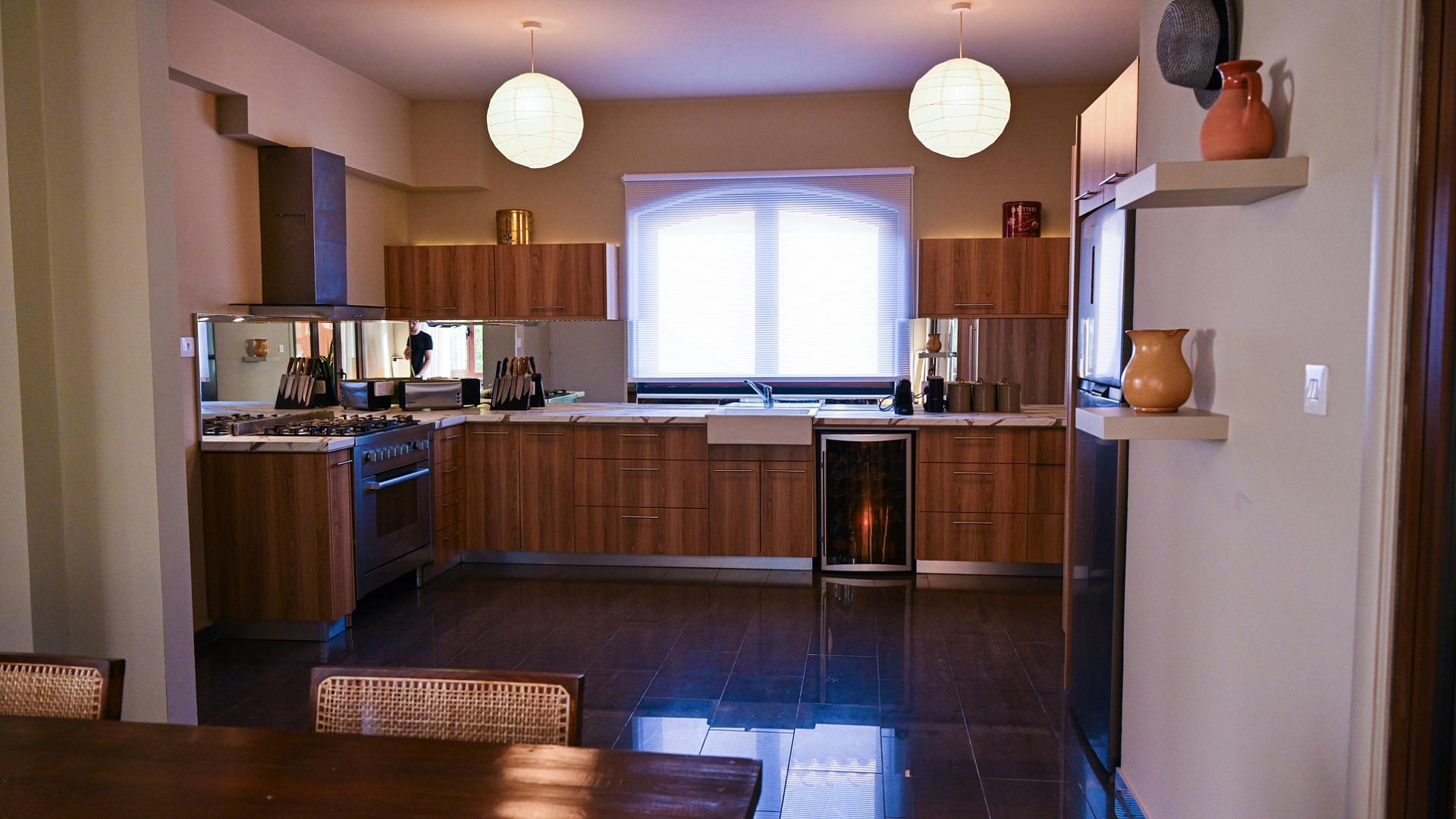 6-bedroom villa in Larnaca № 153177: https://dom.com.cy/en/catalog/sale/153177/ (dom.com.cy)