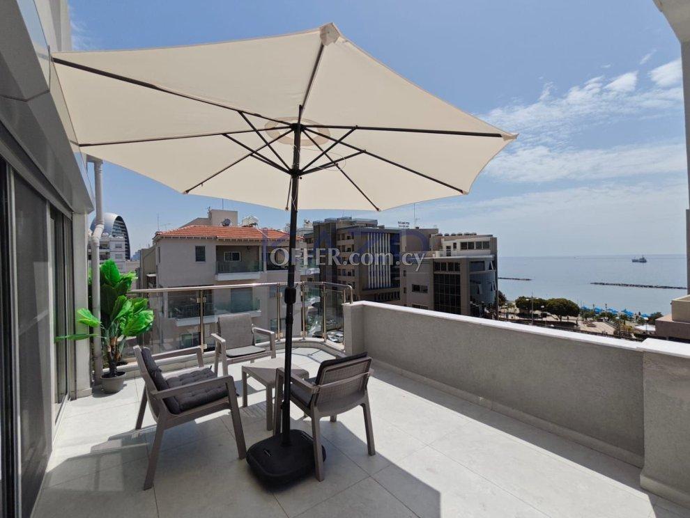 Stunning Penthouse Apartment with Sea View in Neapolis: https://www.offer.com.cy/en/stunning-penthouse-apartment-with-sea-view-in-neapolis/21-816786/ (www.offer.com.cy)