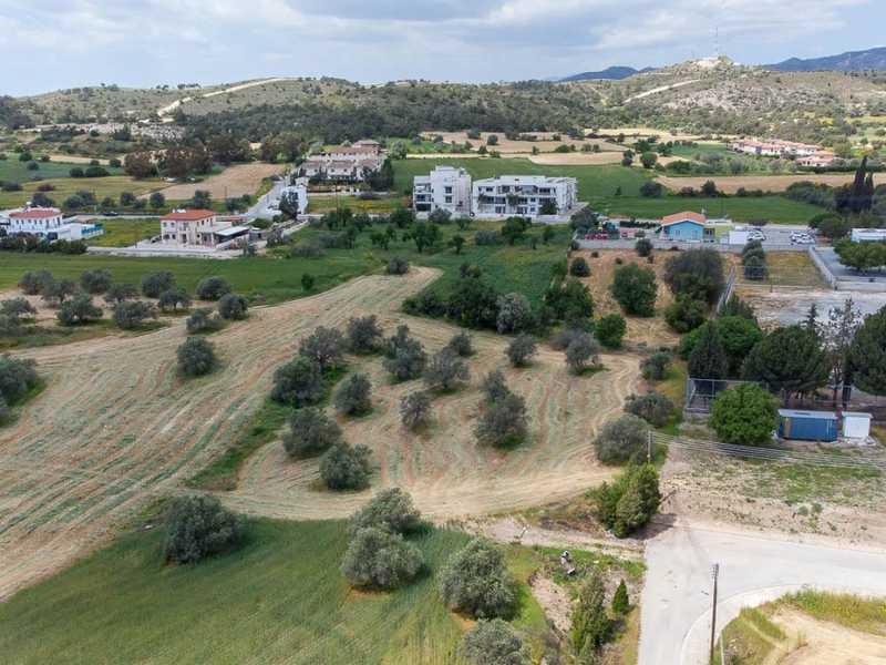Residential land 4348 m²: https://www.bazaraki.com/adv/5798196_residential-land-4348-m2 (www.bazaraki.com)