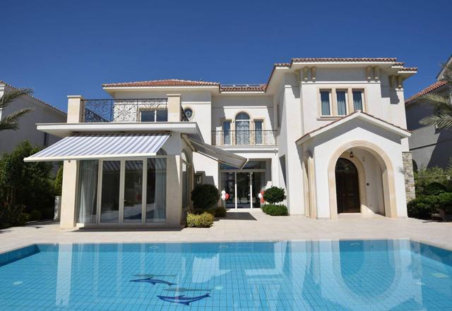 New 5-bedroom villa in Larnaca № 153403: https://dom.com.cy/en/catalog/sale/153403/ (dom.com.cy)