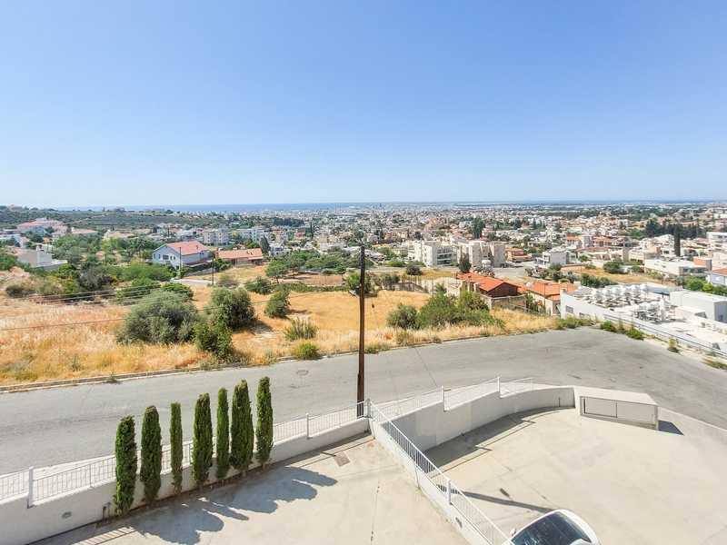 3-bedroom apartment to rent: https://www.bazaraki.com/adv/5794571_3-bedroom-apartment-to-rent (www.bazaraki.com)
