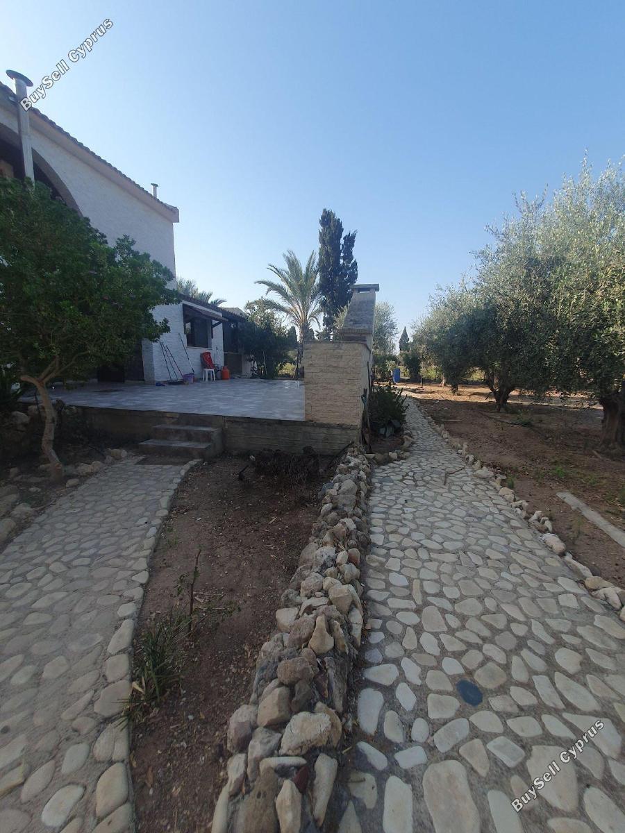 5 Bedroom Detached house for sale in Pervolia, Larnaca: https://www.buysellcyprus.com/property-for-sale/larnaca/pervolia/5-bed-detached-house-for-sale-pervolia-larnaca-1796724.html (www.buysellcyprus.com)