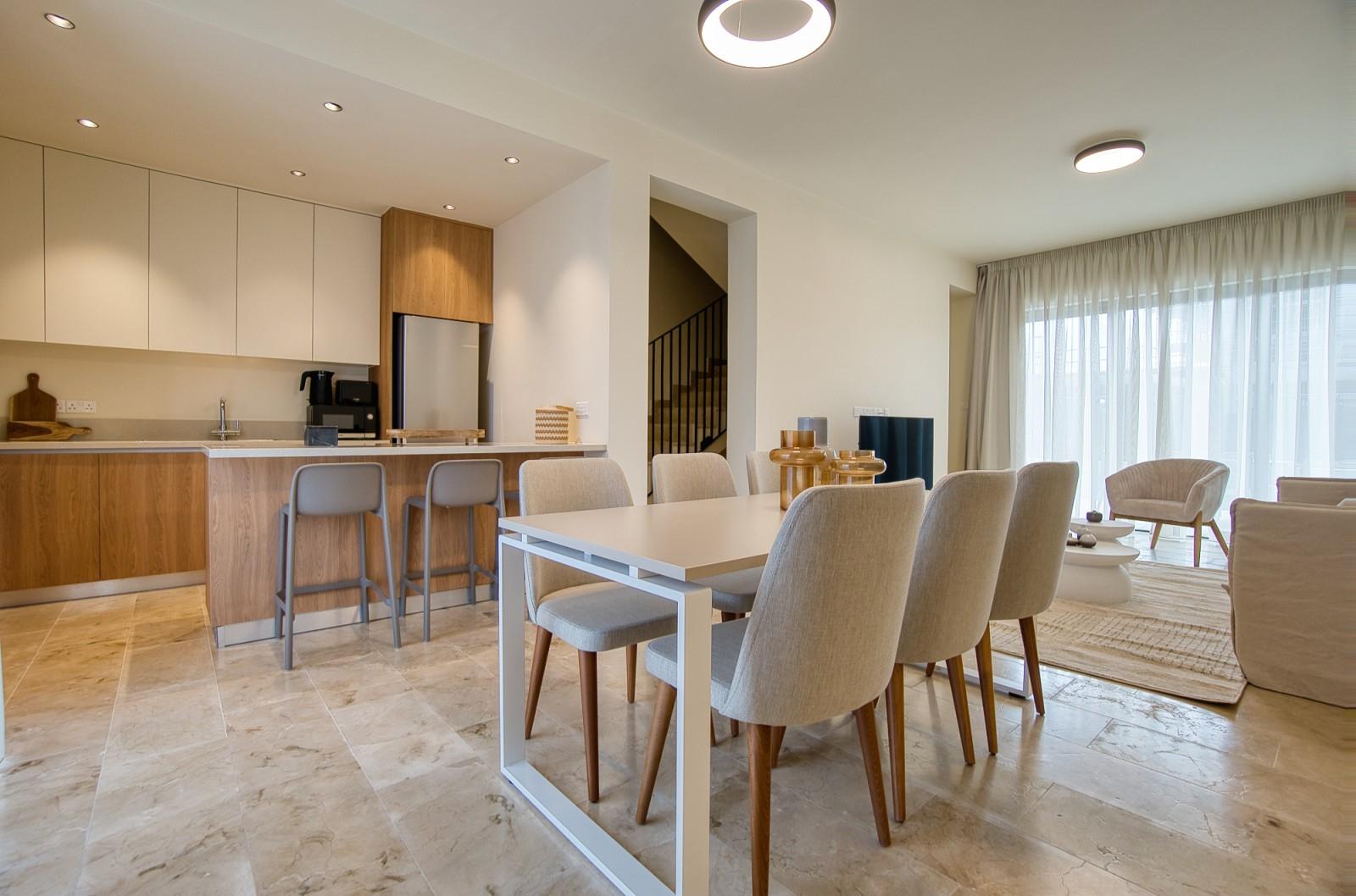3-bedroom flat in Paphos №153874: https://dom.com.cy/en/catalog/rent/153874/ (dom.com.cy)