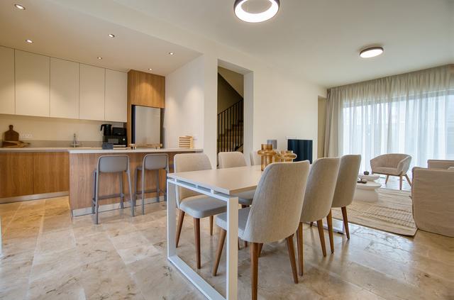 3-bedroom flat in Paphos №153874: https://dom.com.cy/en/catalog/rent/153874/ (dom.com.cy)