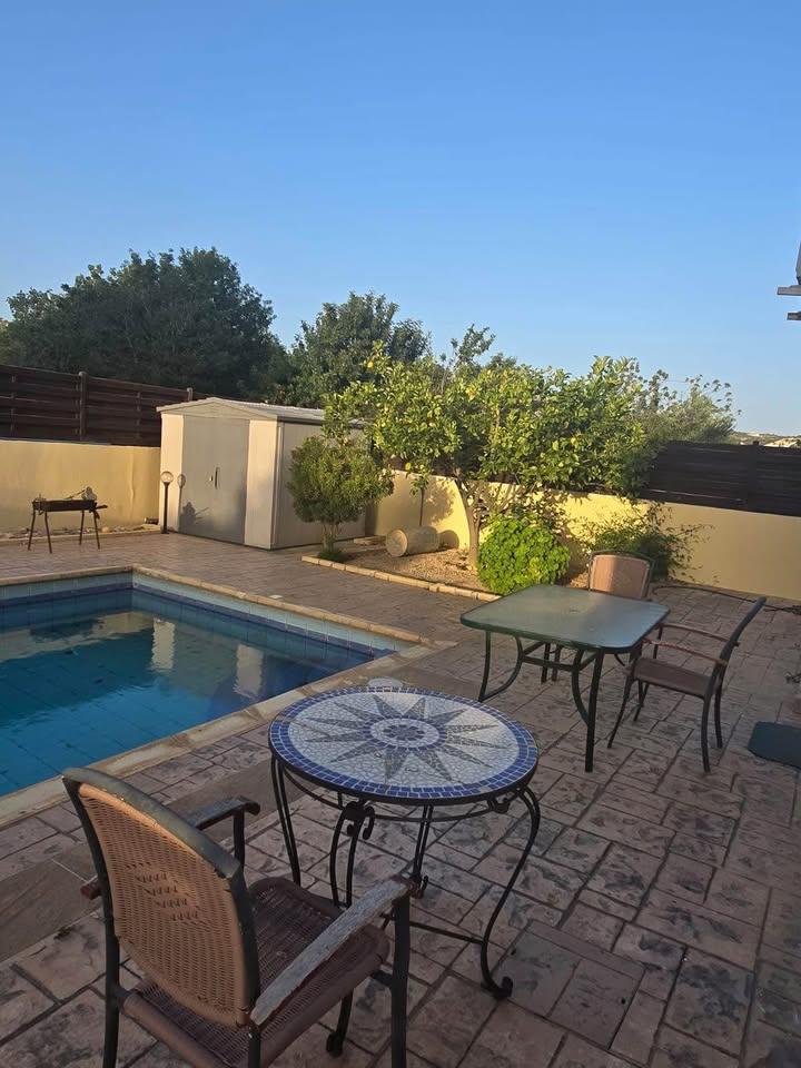Amazing house for rent: https://www.facebook.com/marketplace/item/1890215501792125 (www.facebook.com)