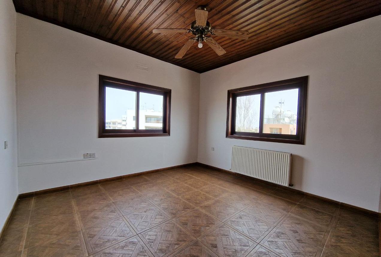 6-bedroom house in Nicosia № 150182: https://dom.com.cy/en/catalog/sale/150182/ (dom.com.cy)
