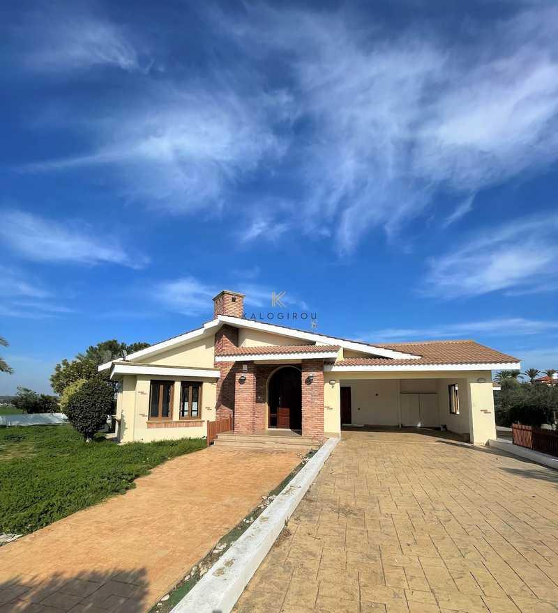 5-bedroom detached house for sale: https://www.bazaraki.com/adv/5787043_5-bedroom-detached-house-for-sale (www.bazaraki.com)