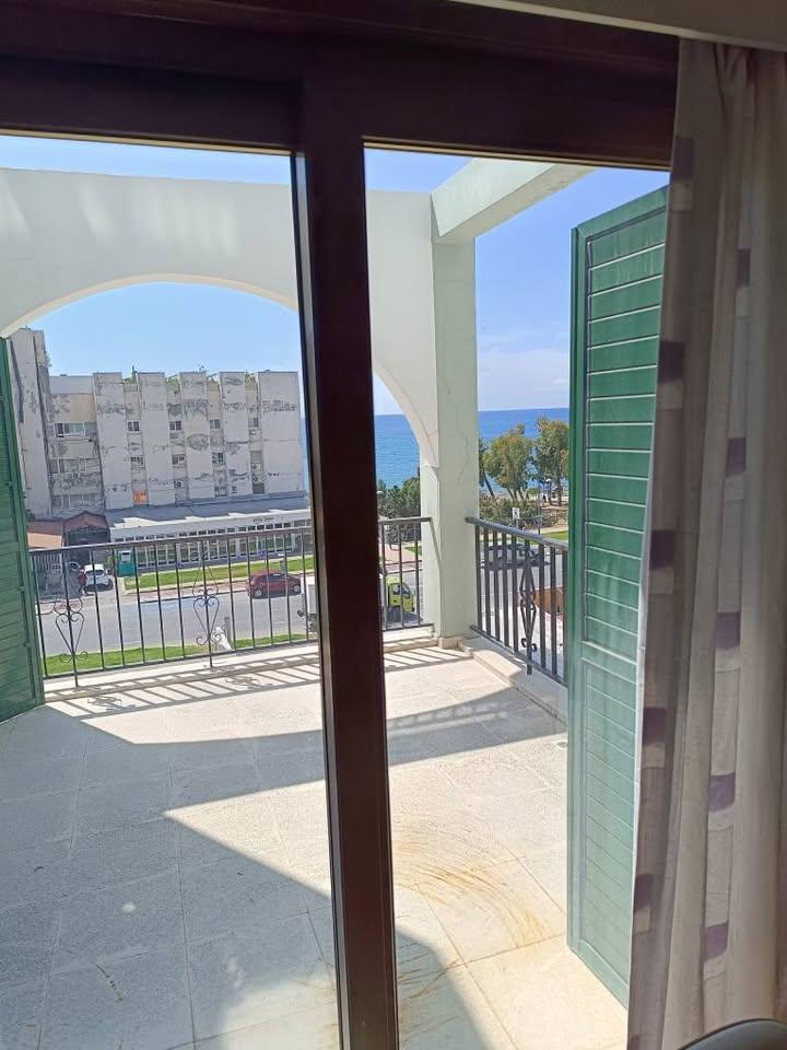 2 bedroom flat: https://www.facebook.com/marketplace/item/1026865659539266 (www.facebook.com)
