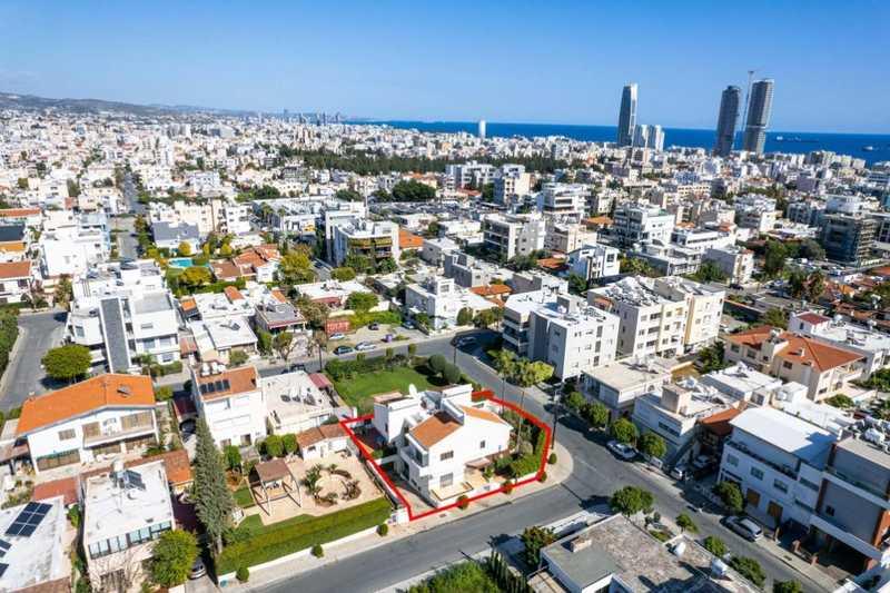 4-bedroom detached house for sale: https://www.bazaraki.com/adv/5799685_4-bedroom-detached-house-for-sale (www.bazaraki.com)