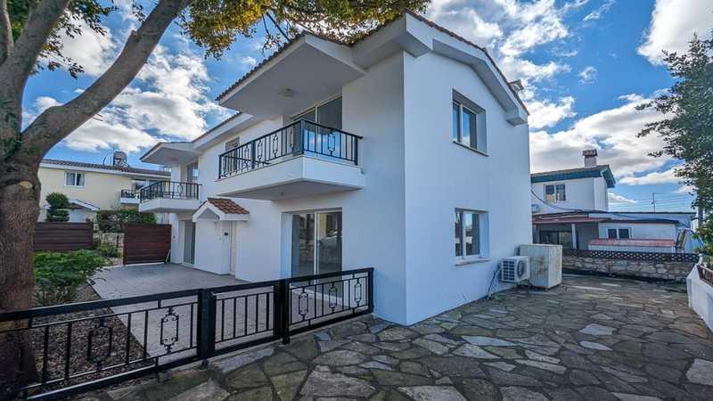3-bedroom detached house for sale: https://www.bazaraki.com/adv/5792215_3-bedroom-detached-house-for-sale (www.bazaraki.com)