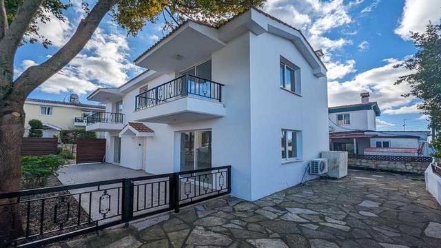 3-bedroom detached house for sale: https://www.bazaraki.com/adv/5792215_3-bedroom-detached-house-for-sale (www.bazaraki.com)