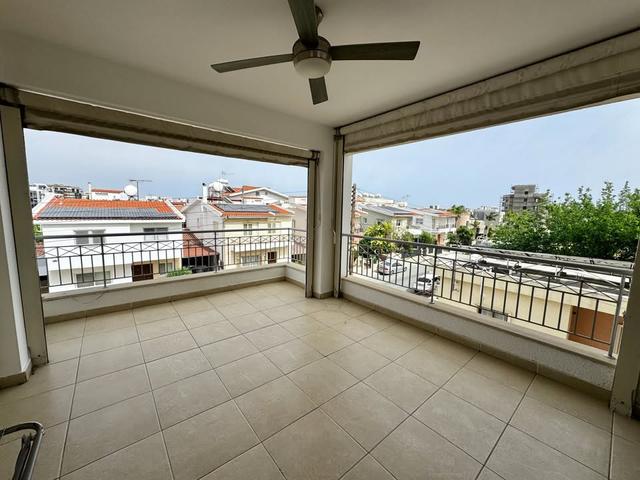 3 beds 2 baths Flat/apartment: https://www.facebook.com/marketplace/item/655215410652429 (www.facebook.com)