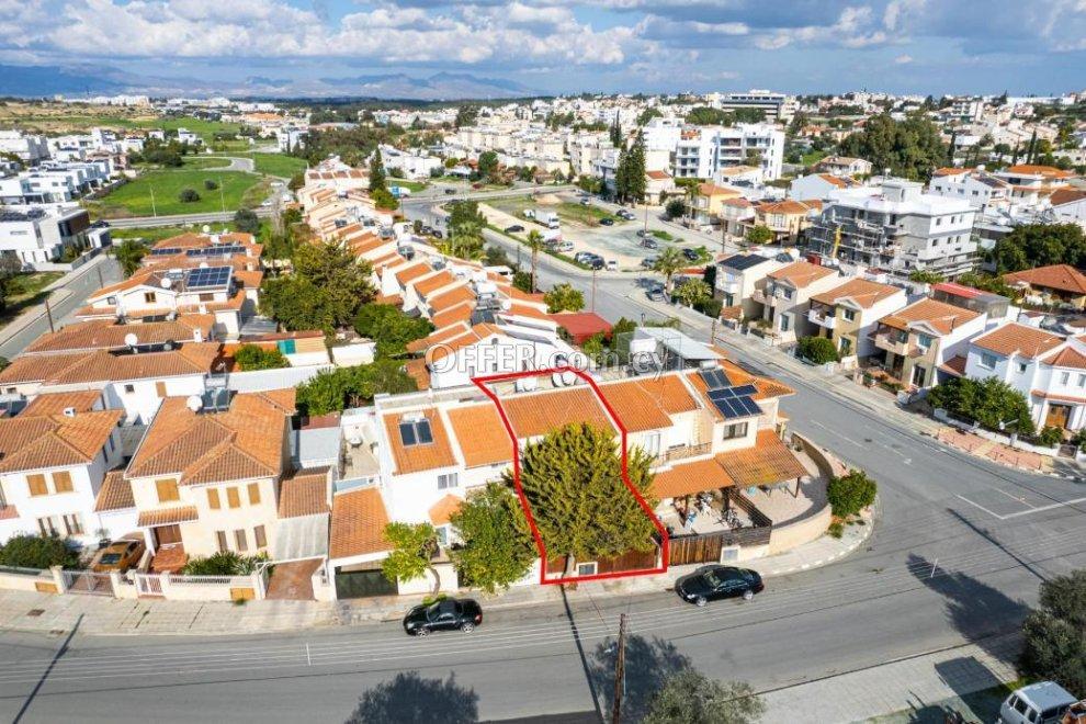 Two storey house in Latsia Nicosia: https://www.offer.com.cy/en/two-storey-house-in-latsia-nicosia/21-811648/ (www.offer.com.cy)