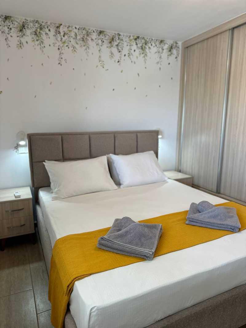 2 bedroom apartment in the heart of ayia napa: https://www.bazaraki.com/adv/5799589_2-bedroom-apartment-in-the-heart-of-ayia-napa (www.bazaraki.com)