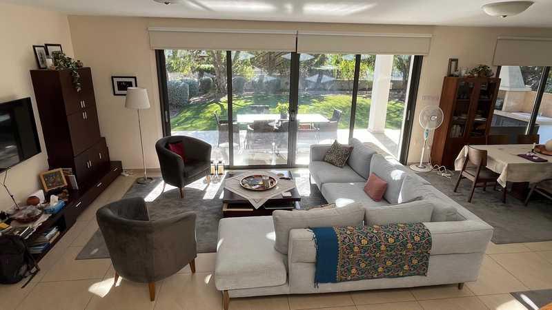 3-bedroom villa to rent: https://www.bazaraki.com/adv/5792476_3-bedroom-villa-to-rent (www.bazaraki.com)