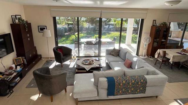 3-bedroom villa to rent: https://www.bazaraki.com/adv/5792476_3-bedroom-villa-to-rent (www.bazaraki.com)