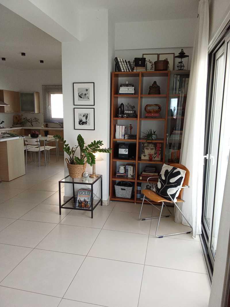 A beautiful spacious master bedroom with a small living room available for long: https://www.bazaraki.com/adv/5790929_a-beautiful-spacious-master-bedroom-with-a-small-living-room-available-for-long (www.bazaraki.com)