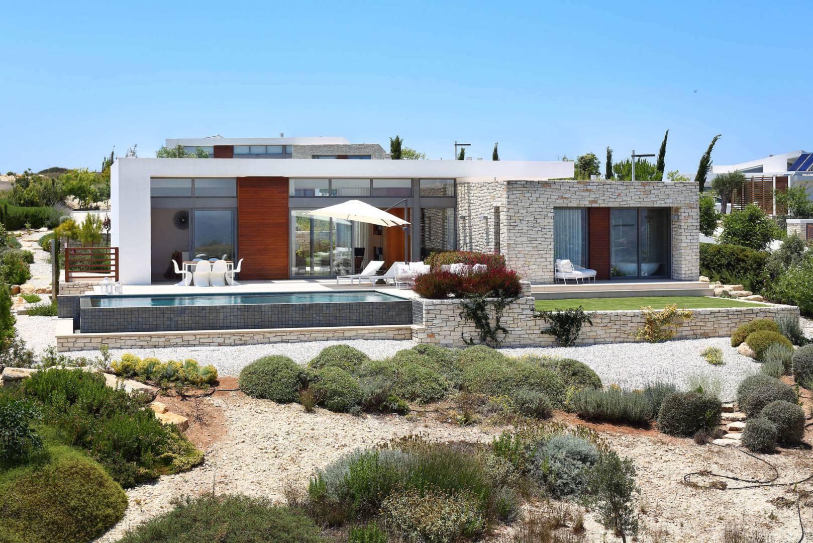New 3-bedroom villa in Paphos № 150288: https://dom.com.cy/en/catalog/sale/150288/ (dom.com.cy)