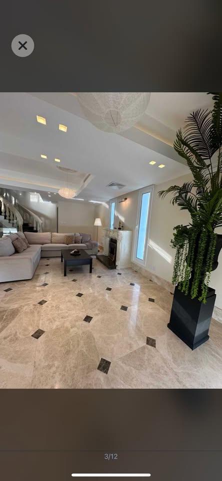 4 Beds 2 Baths House: https://www.facebook.com/marketplace/item/1209334443872119 (www.facebook.com)
