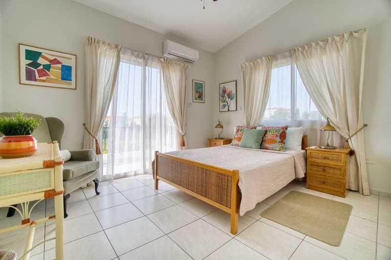 4-bedroom villa to rent: https://www.bazaraki.com/adv/5786421_4-bedroom-villa-to-rent (www.bazaraki.com)