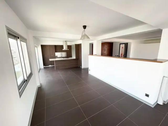 3-bedroom penthouse to rent: https://www.bazaraki.com/adv/5797083_3-bedroom-penthouse-to-rent (www.bazaraki.com)
