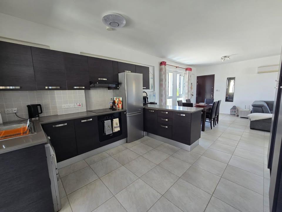 2 Beds 2 Baths Apartment/condo: https://www.facebook.com/marketplace/item/1320141852390869 (www.facebook.com)