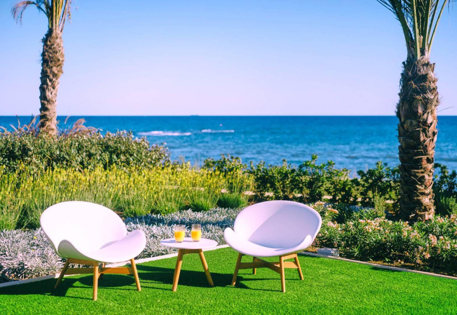 New 7-bedroom villa in Larnaca № 153410: https://dom.com.cy/en/catalog/sale/153410/ (dom.com.cy)