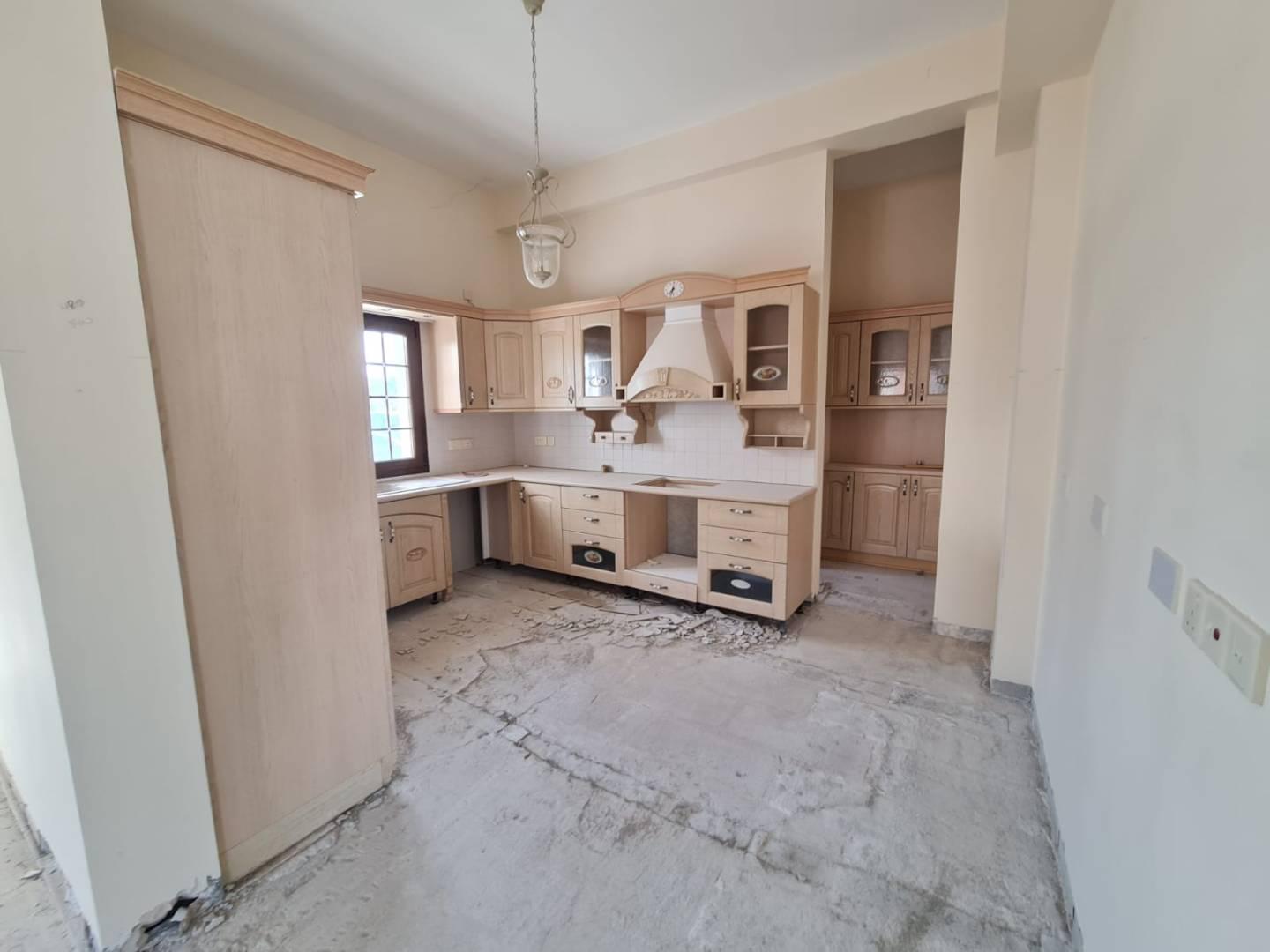 5-bedroom villa in Larnaca № 153151: https://dom.com.cy/en/catalog/sale/153151/ (dom.com.cy)